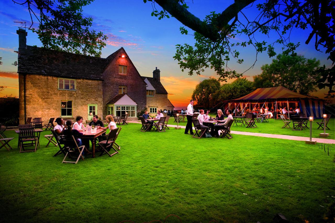 The Old Lodge Stroud  Exterior foto